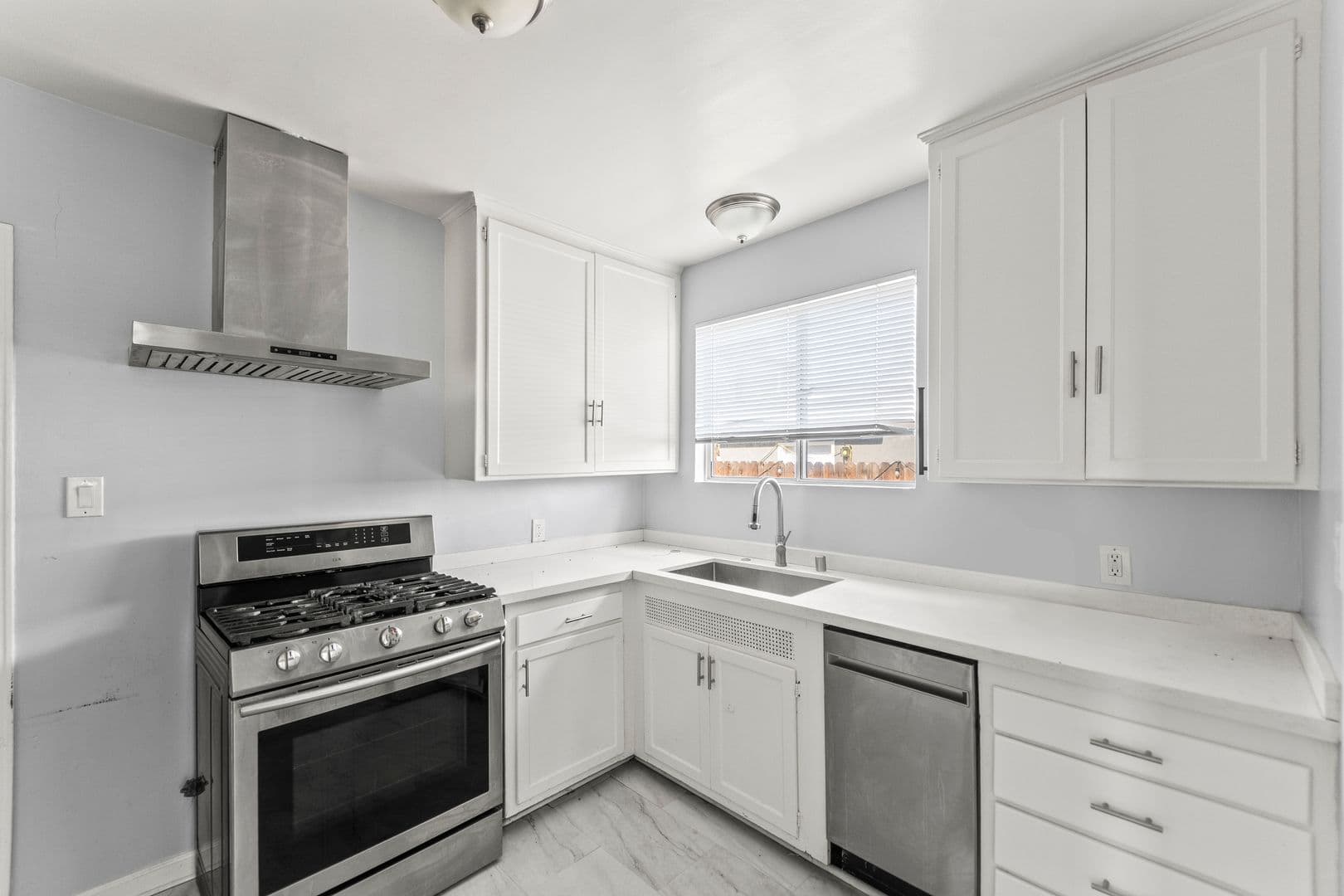 Los Angeles House: 8102 Norwich Ave