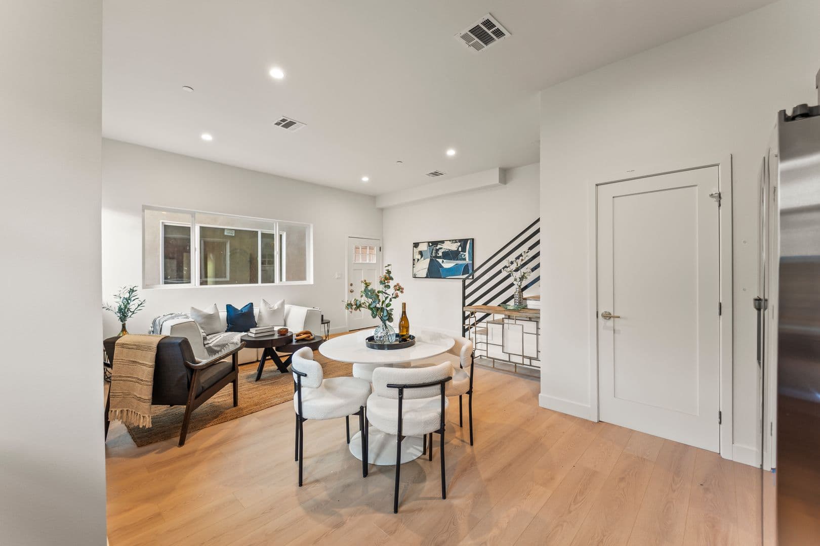 Reseda Apartment: 19025 Bassett Street