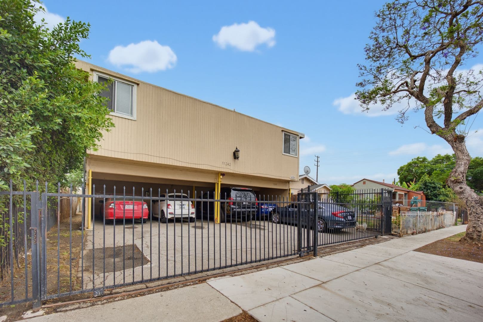 Los Angeles Apartment: 11242 S. New Hampshire Ave