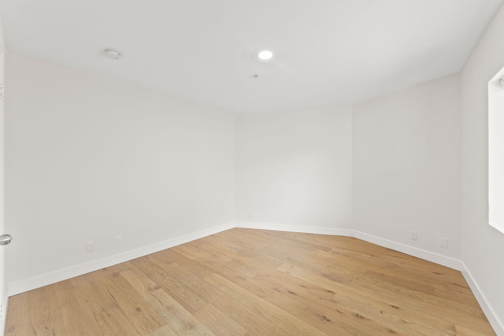 Inglewood Apartment: 231 East Hyde Park Blvd