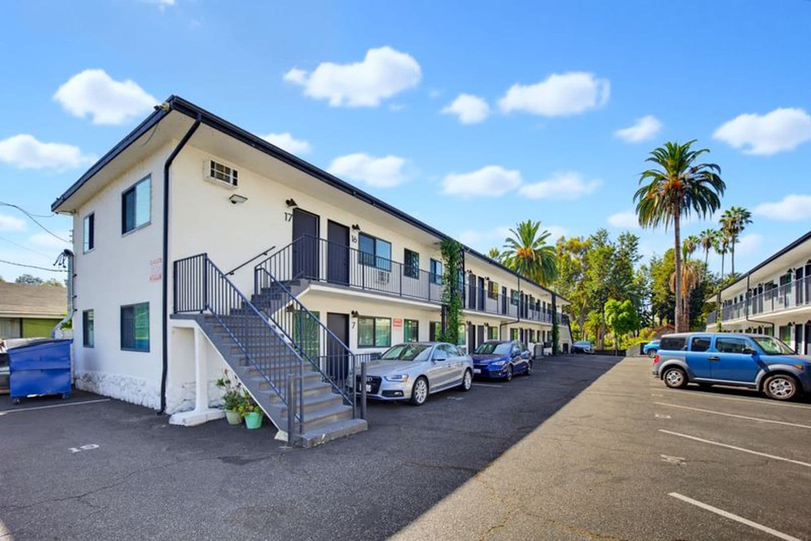 Los Angeles Apartment: 1717-1725 Park Ave