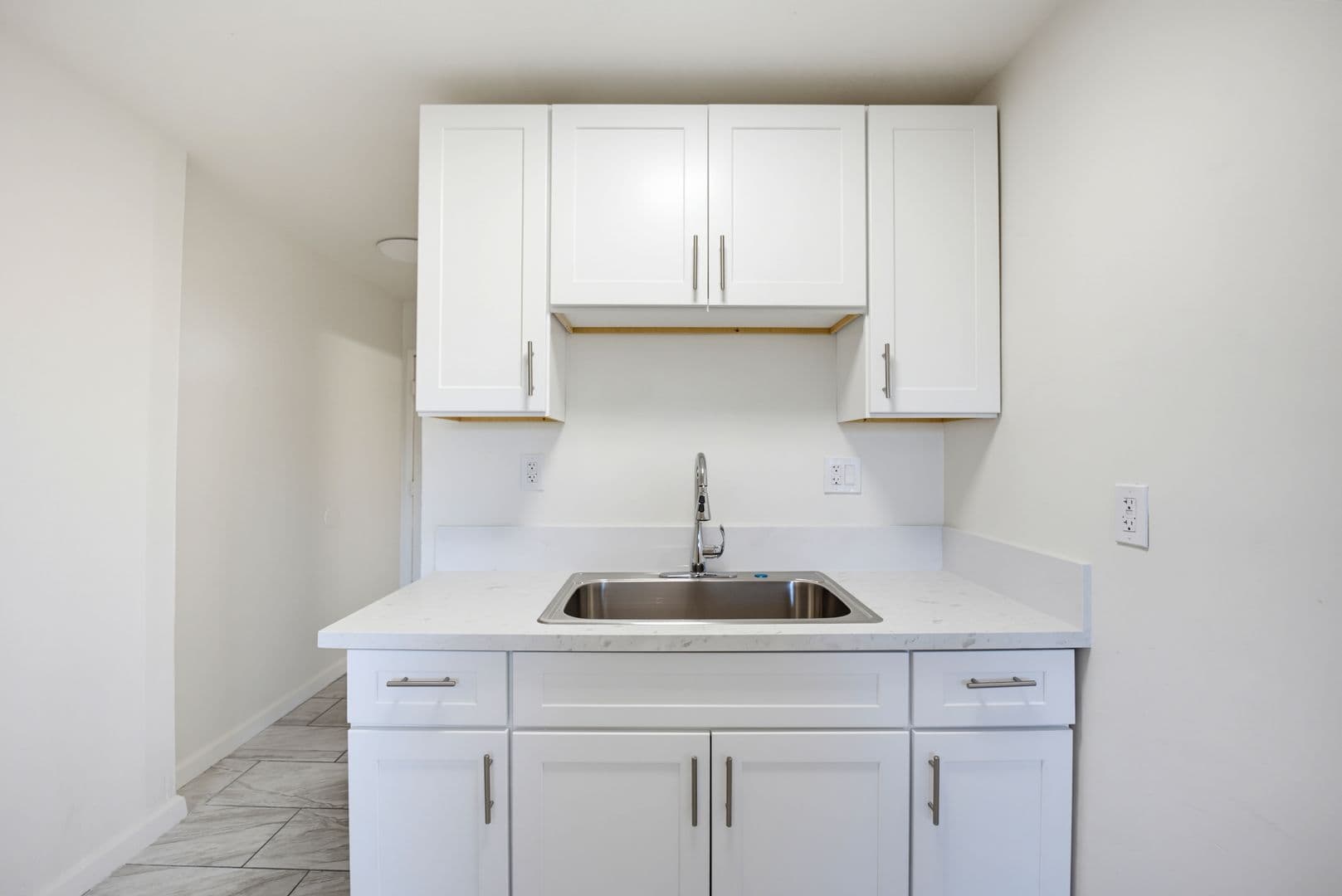 Los Angeles Apartment: 1258 W. 87th St.