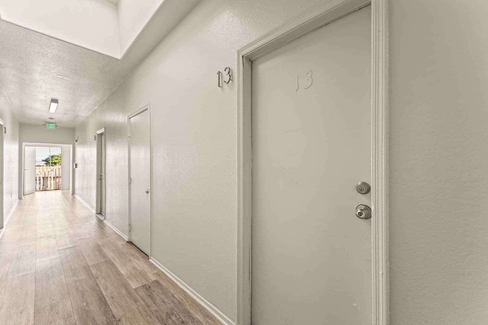 Los Angeles Apartment: 842 West 83rd Street