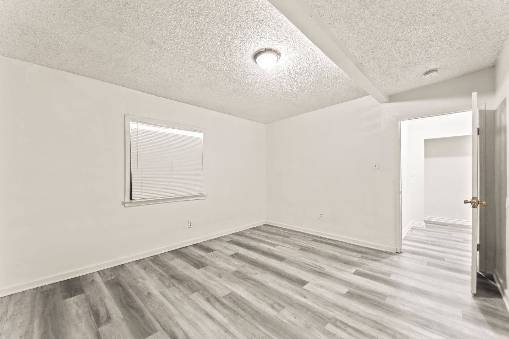 Los Angeles Apartment: 709 E 108th - 709