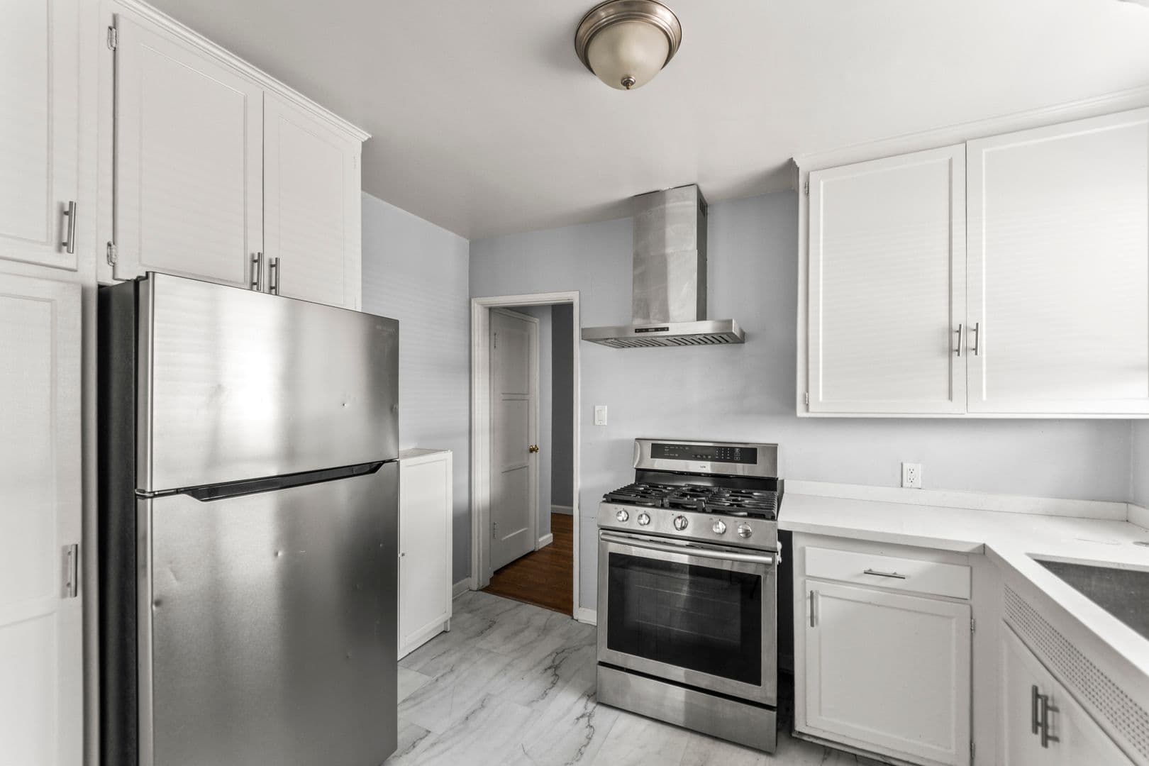 Los Angeles House: 8102 Norwich Ave