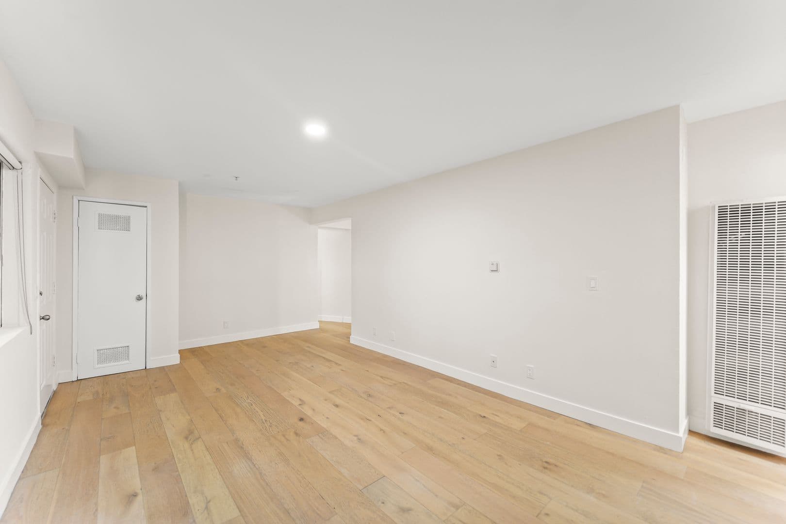 Inglewood Apartment: 231 East Hyde Park Blvd