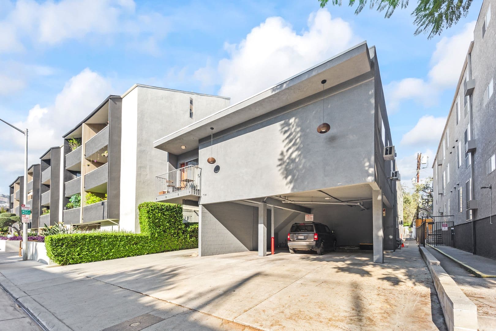 West Hollywood Apartment: 714 W. Knoll Dr.