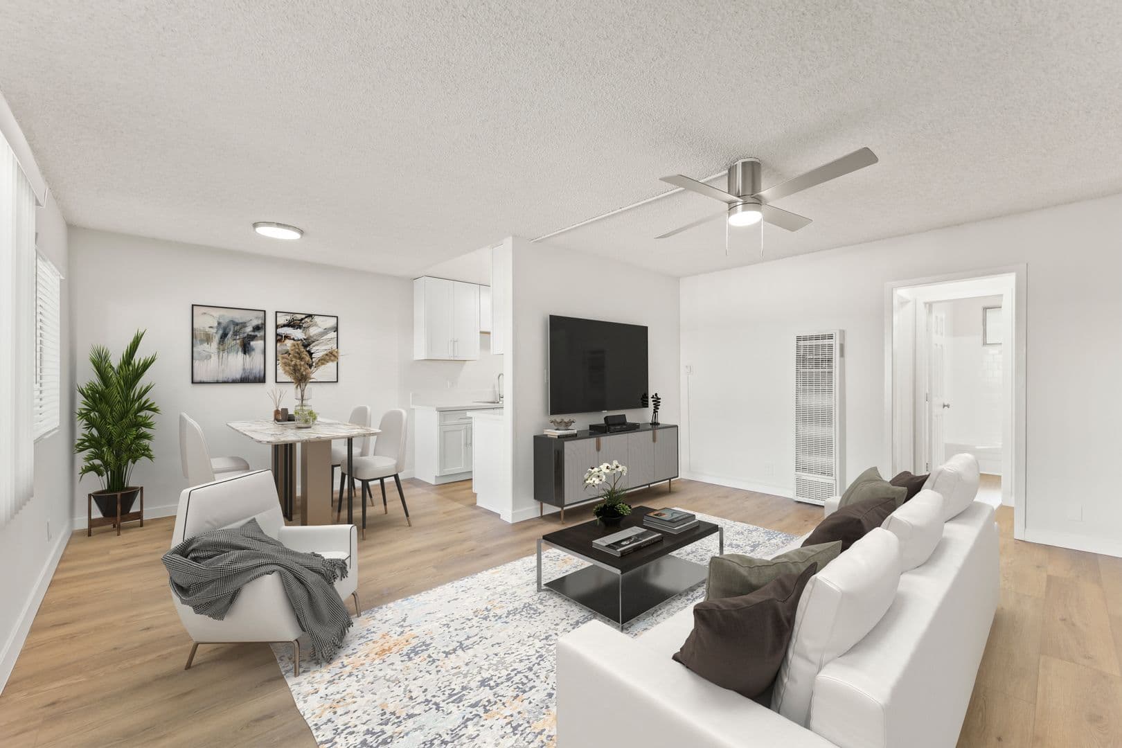 Los Angeles Apartment: 3205 W 60th St