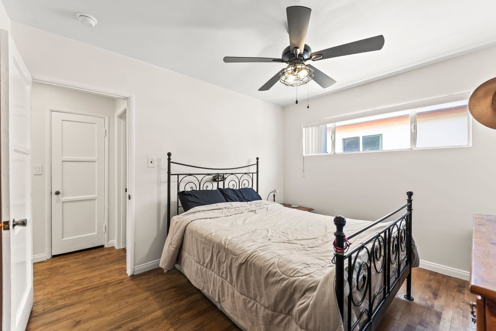 Los Angeles House: 8016 Denrock Ave