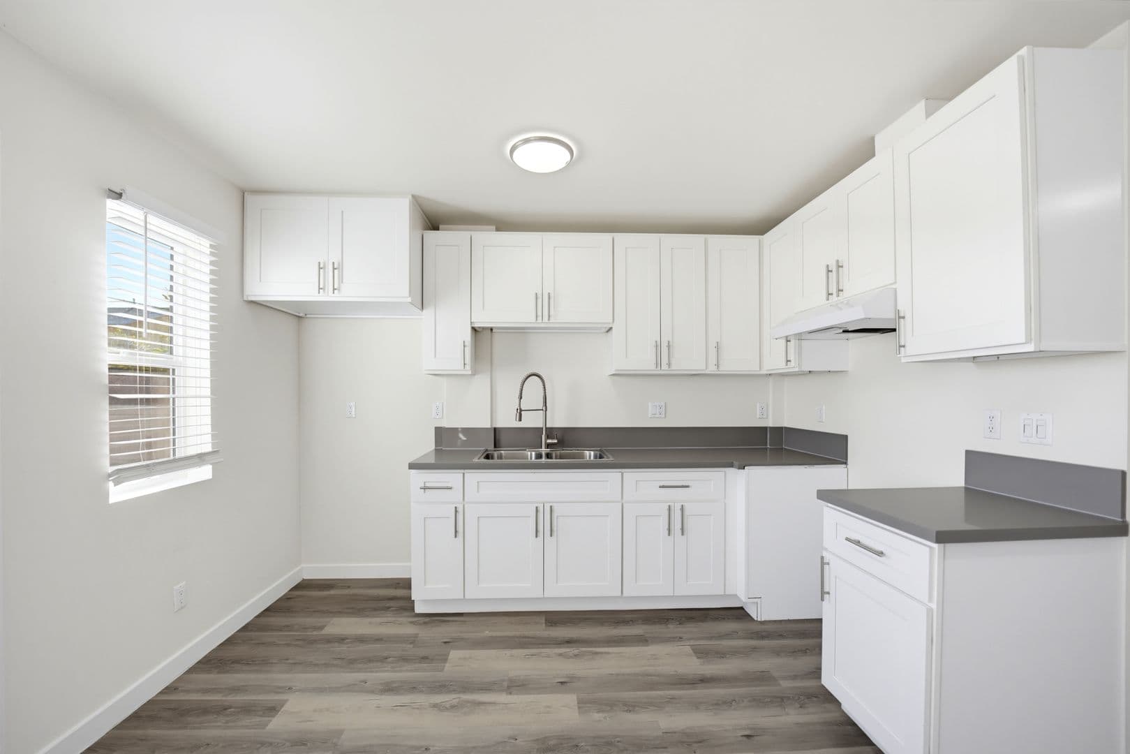 Los Angeles Apartment: 862 W. 84th St.