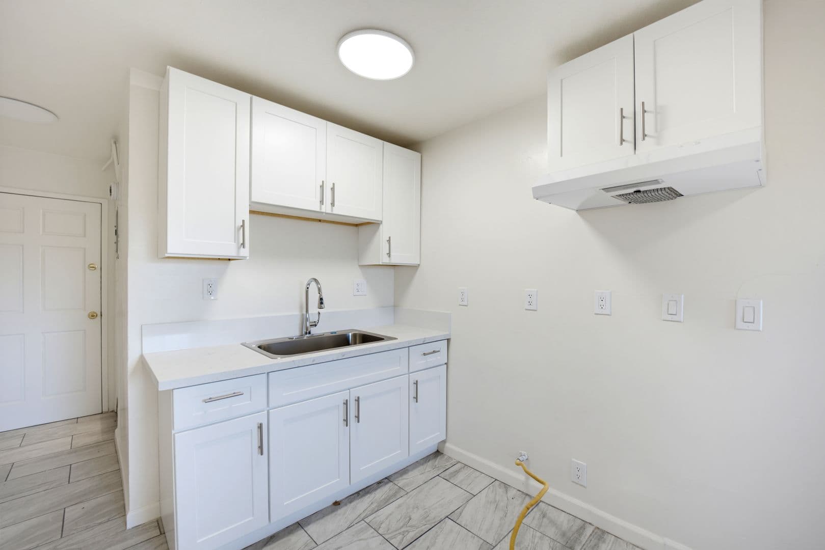 Los Angeles Apartment: 1258 W. 87th St.