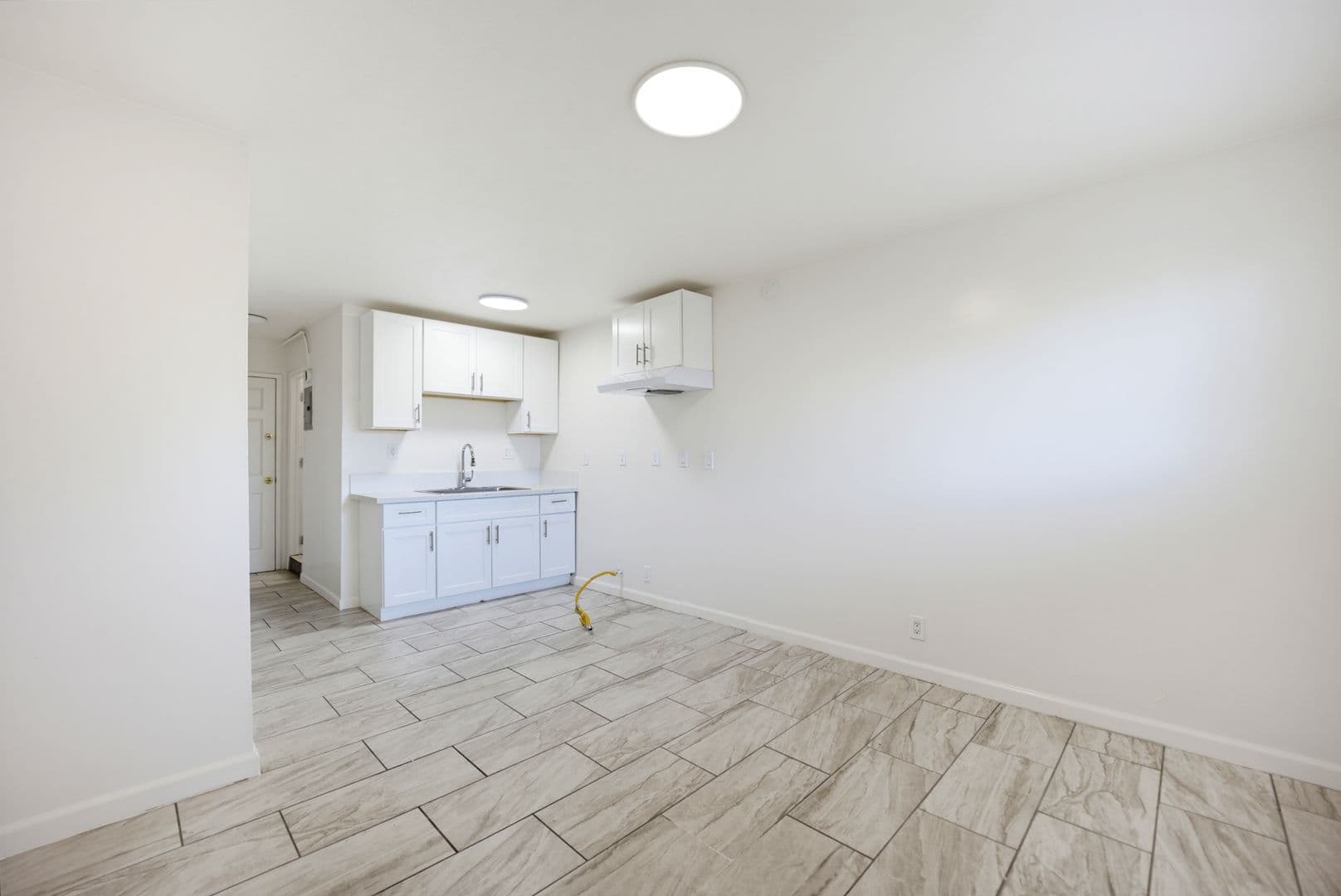 Los Angeles Apartment: 1258 W. 87th St.