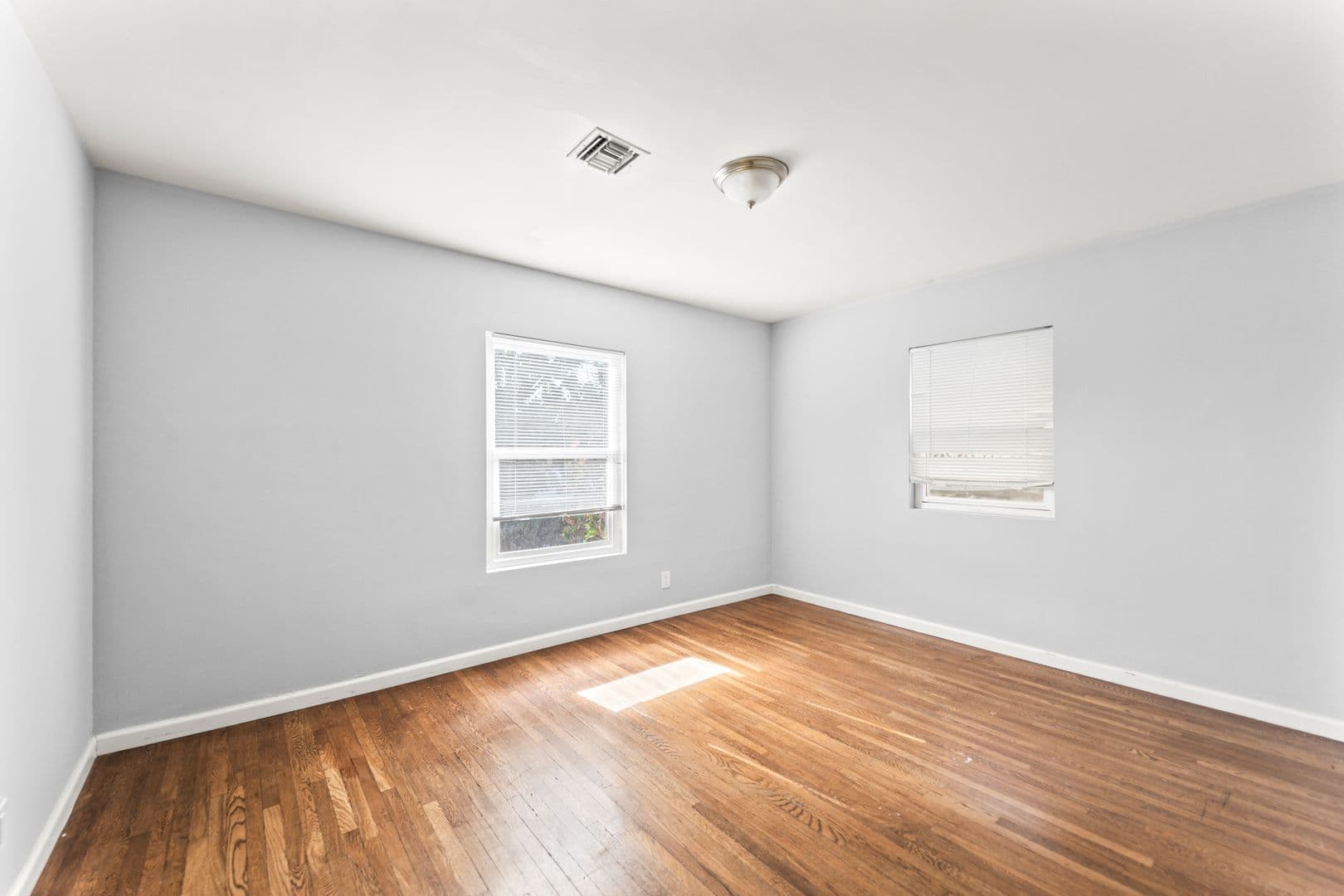 Los Angeles House: 8102 Norwich Ave