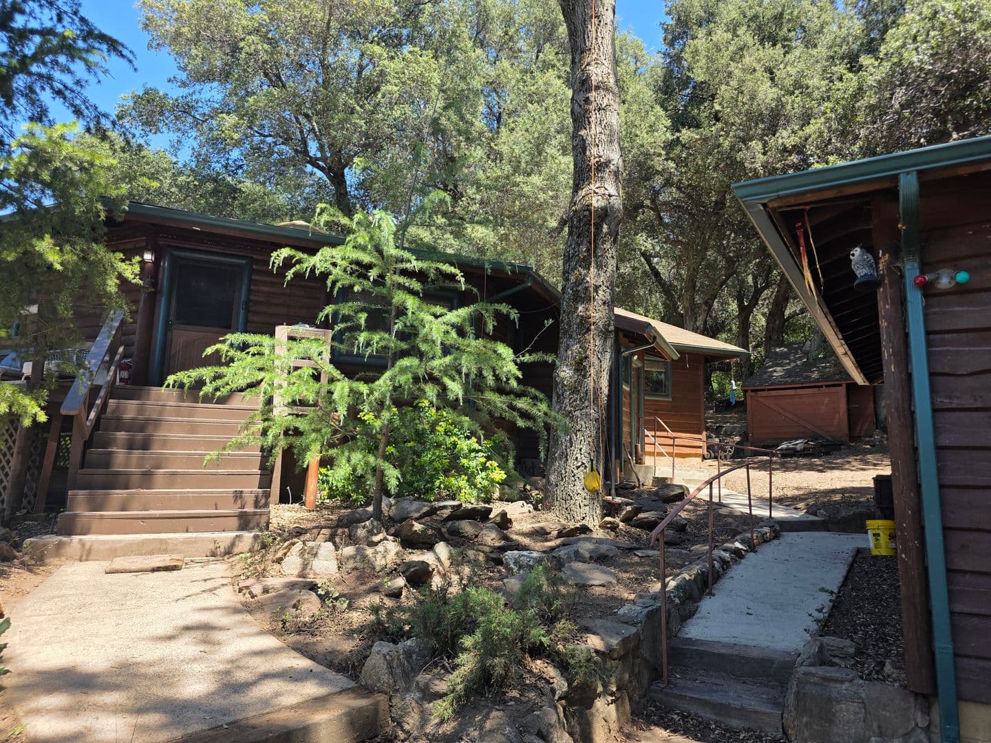 Julian House: 7068 Sandy Creek