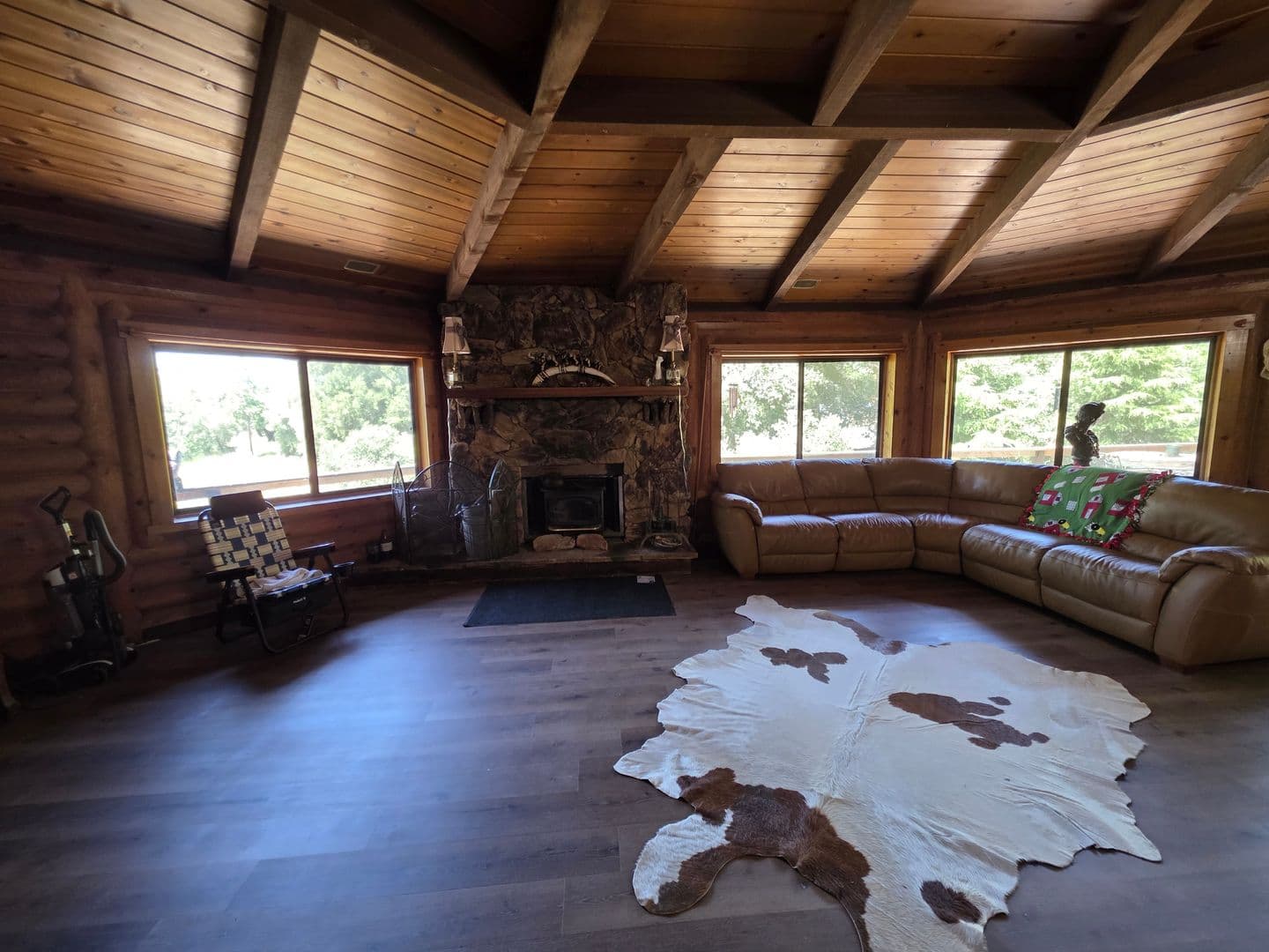 Julian House: 7068 Sandy Creek