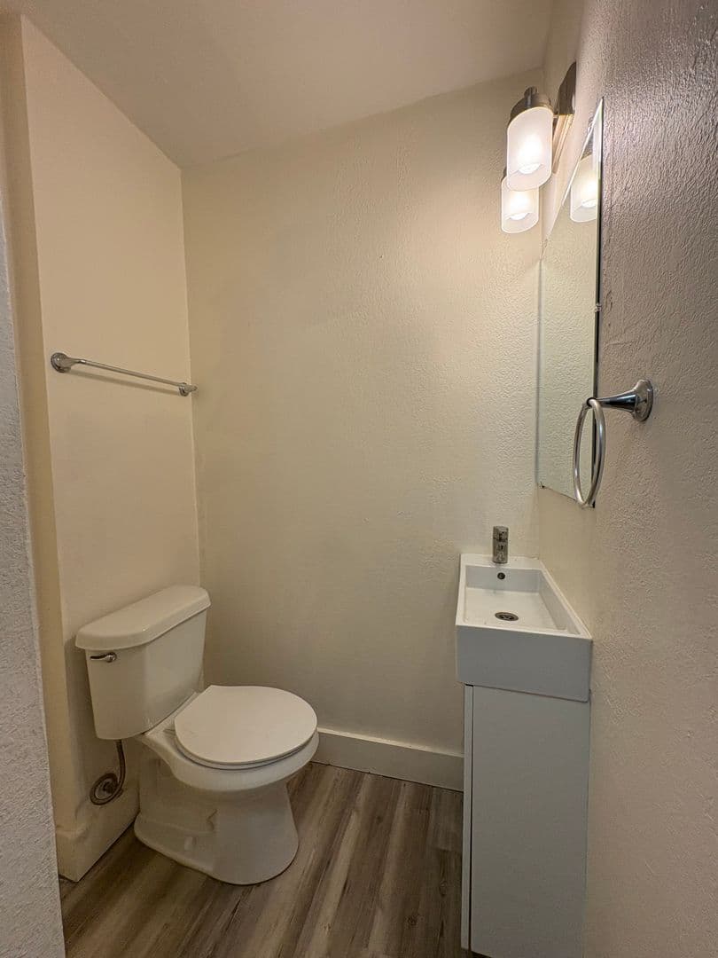 Pittsburgh Apartment: 473 Norton St