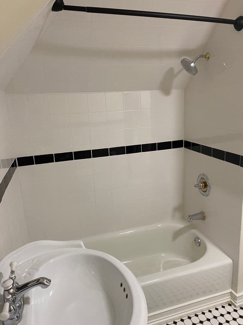 Pittsburgh Apartment: 192 Sheridan Ave