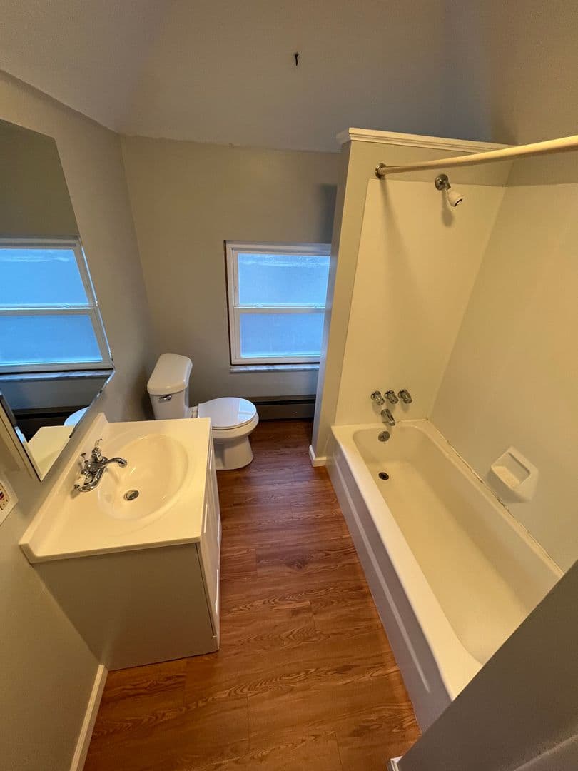 Pittsburgh Apartment: 151 Kendall Ave