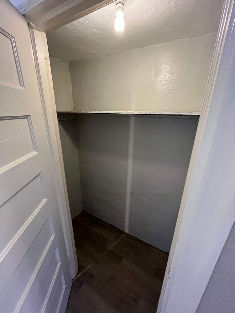 Pittsburgh Apartment: 151 Kendall Ave