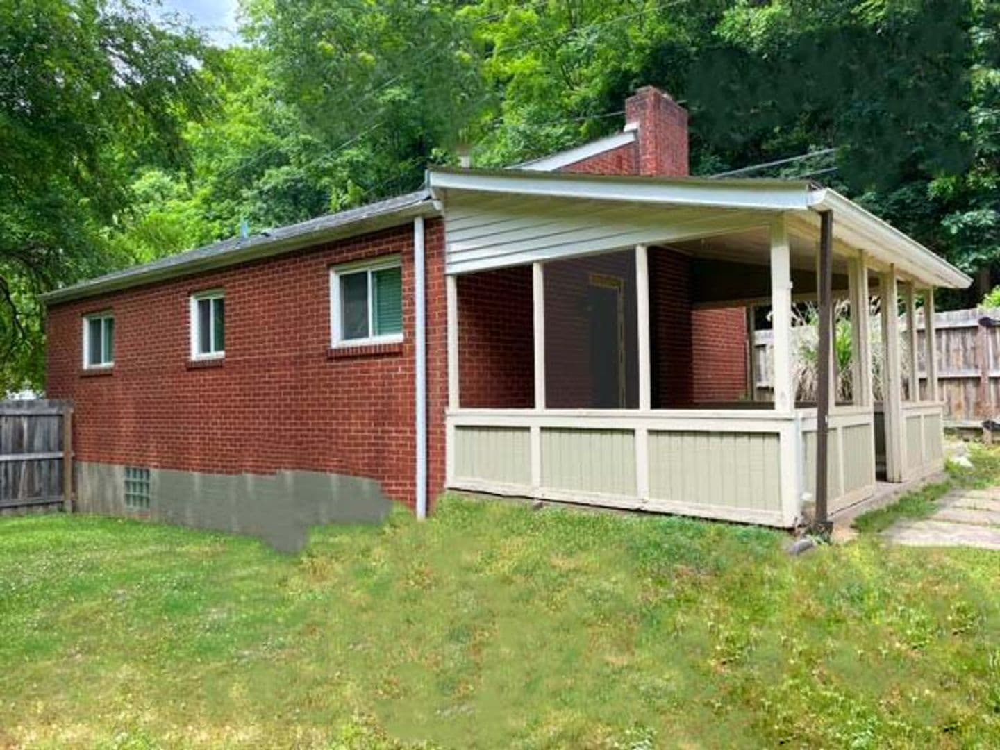 Pittsburgh House: 376 Spruce Run Rd
