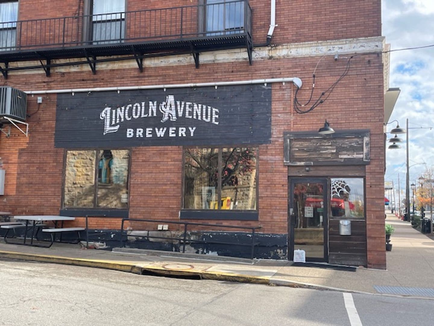 Pittsburgh Apartment: 151 Kendall Ave