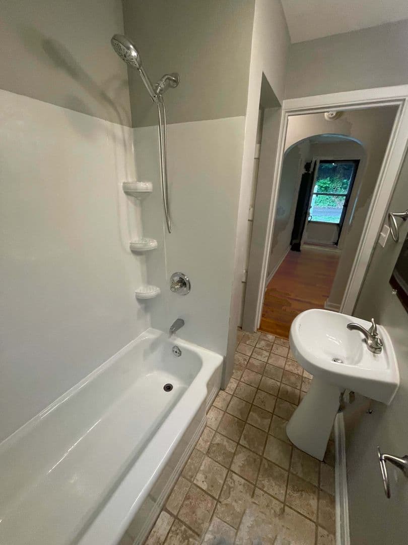 Pittsburgh House: 376 Spruce Run Rd