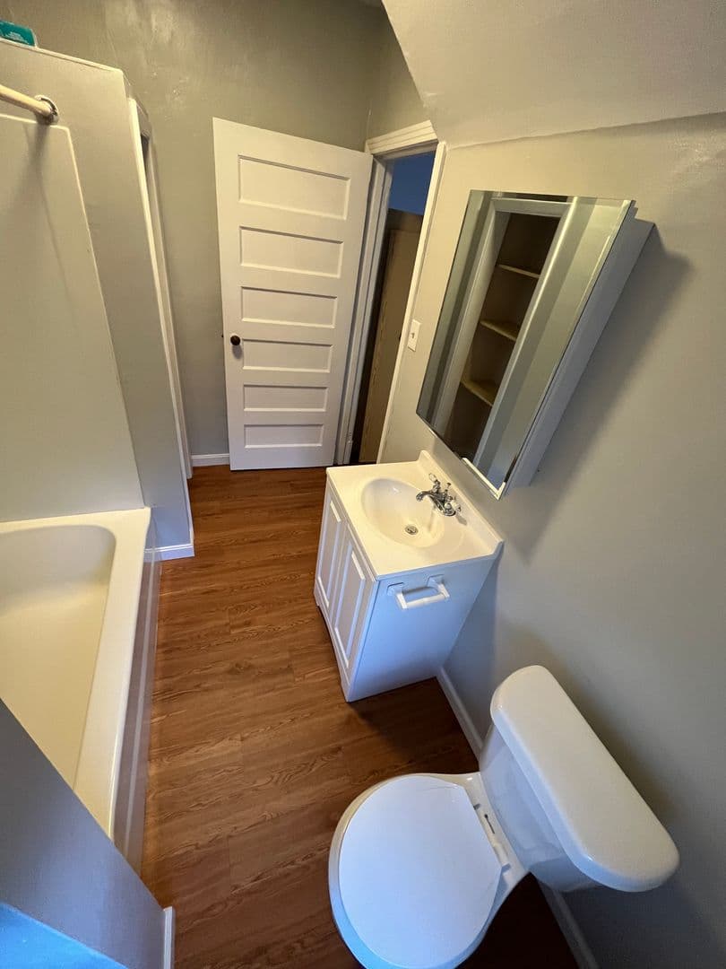 Pittsburgh Apartment: 151 Kendall Ave
