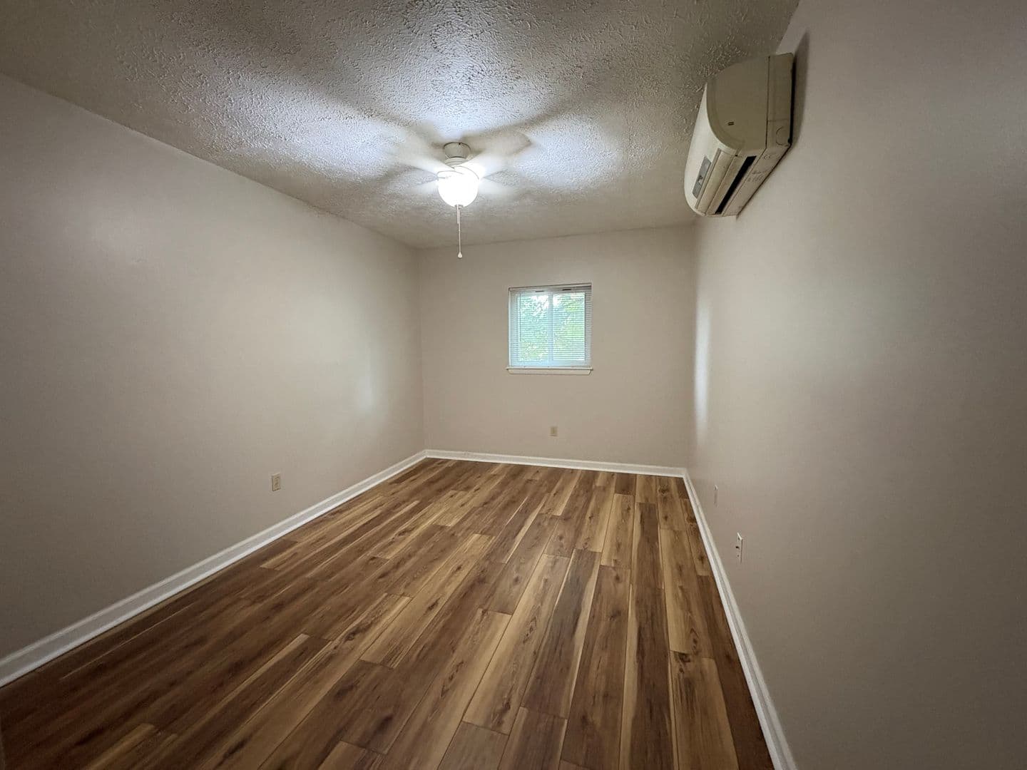 Coraopolis Apartment: 1000 State Ave