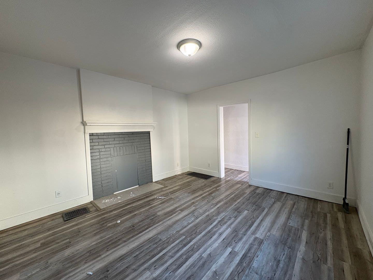 Pittsburgh Apartment: 473 Norton St