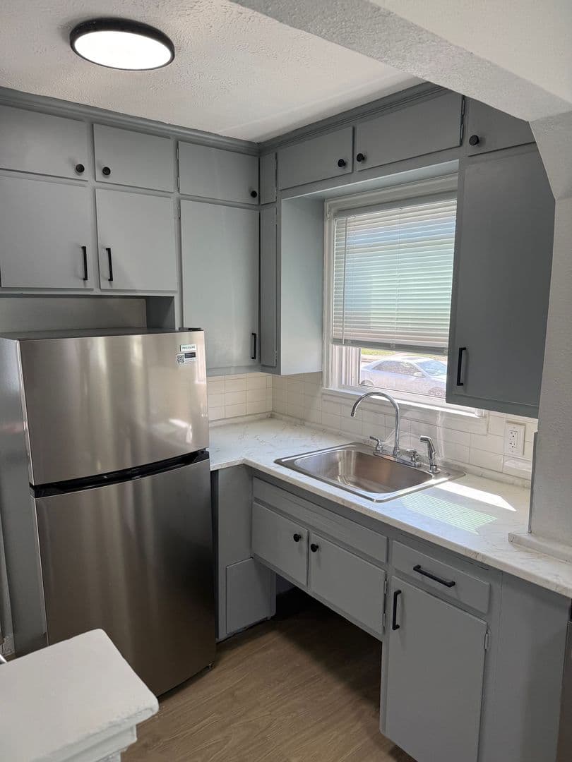 Omaha Apartment: 119 N 38th Street