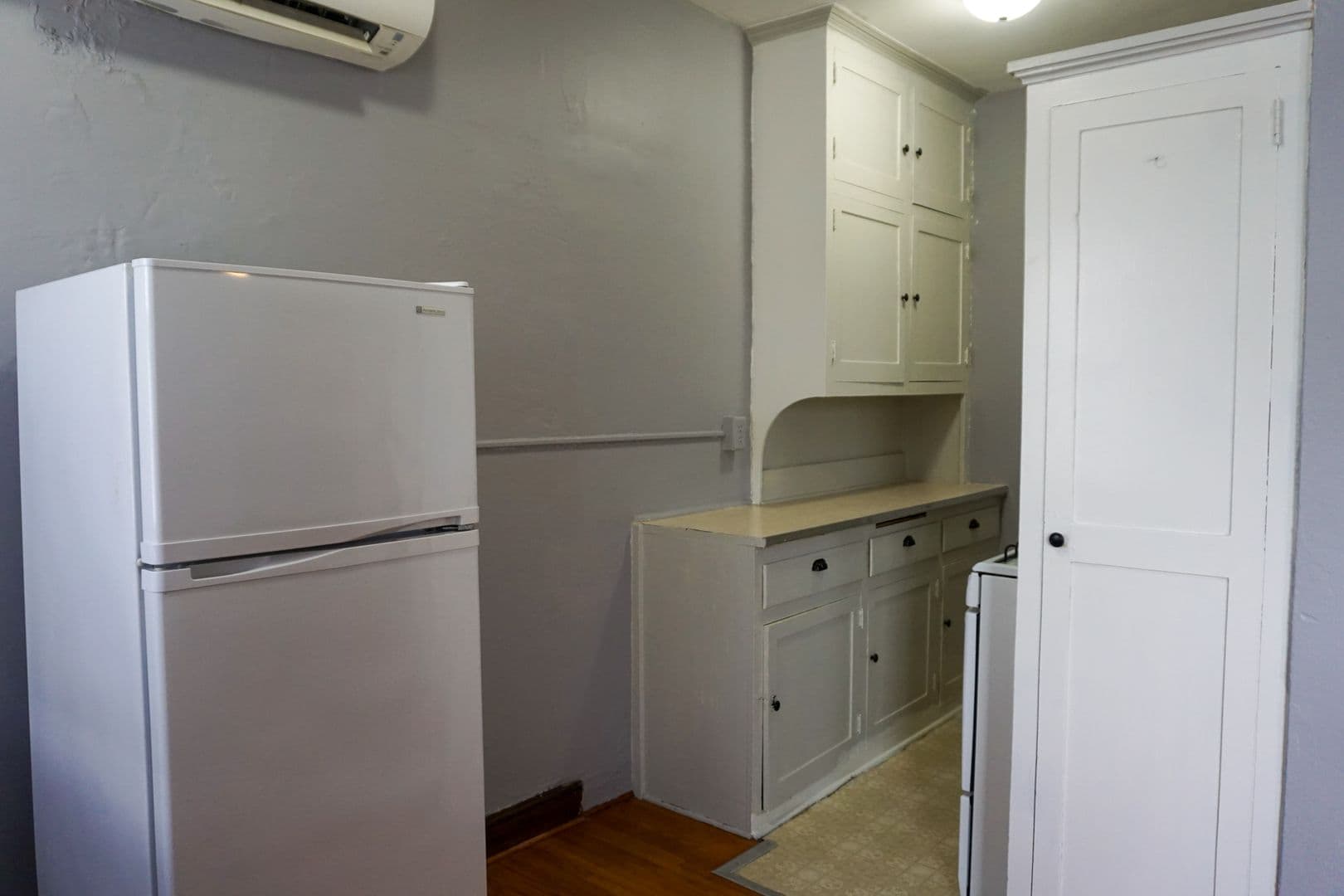 Lincoln Apartment: 1234 K St