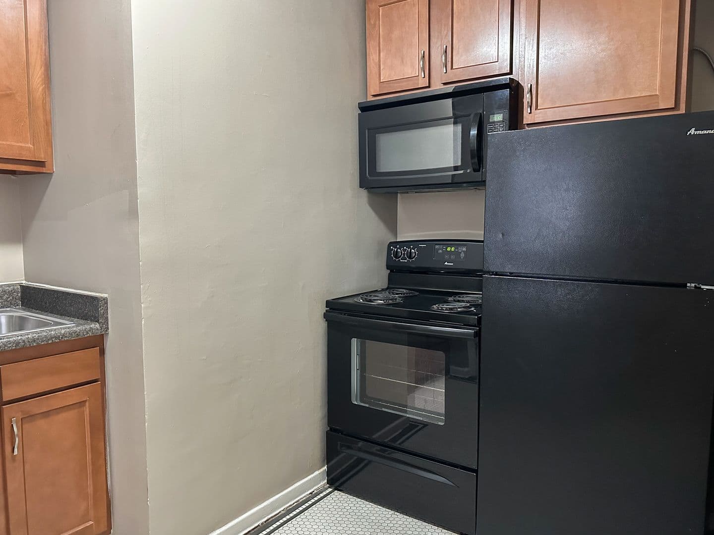 Lincoln Apartment: 1729 K St