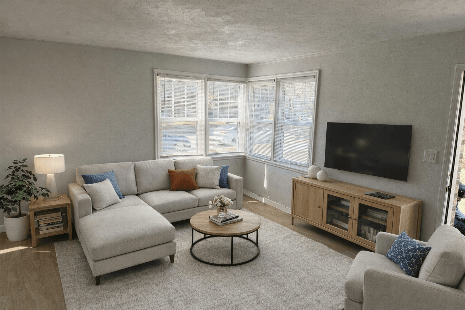 Omaha Apartment: 119 N 38th Street