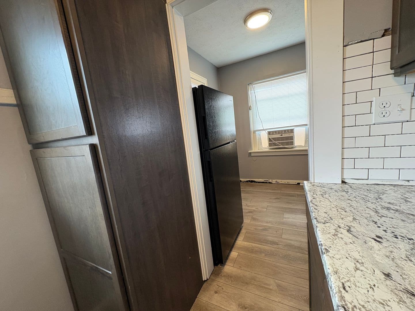 Lincoln Apartment: 648 S 12th Street