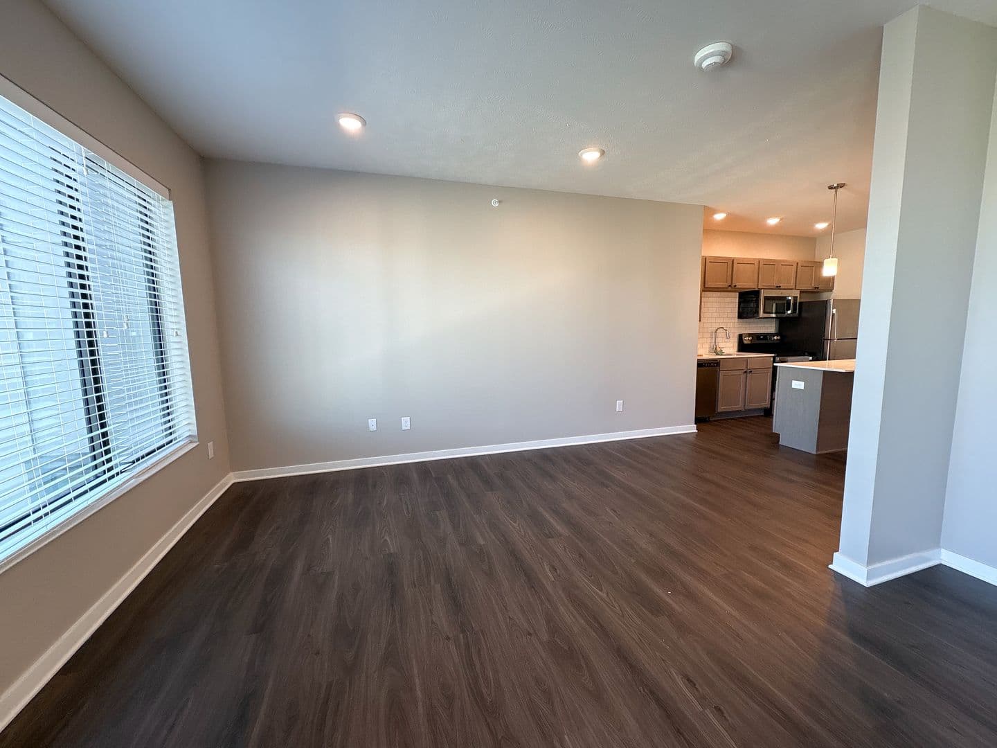 Lincoln Apartment: 5701 Boboli Lane