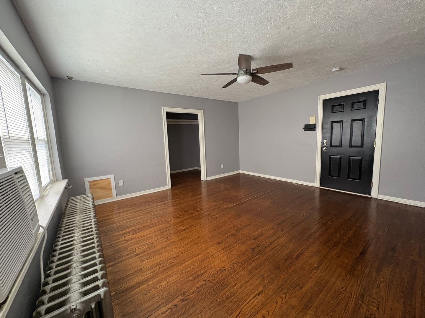 Lincoln Apartment: 648 S 12th Street
