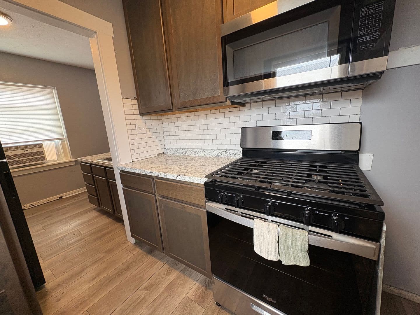 Lincoln Apartment: 648 S 12th Street