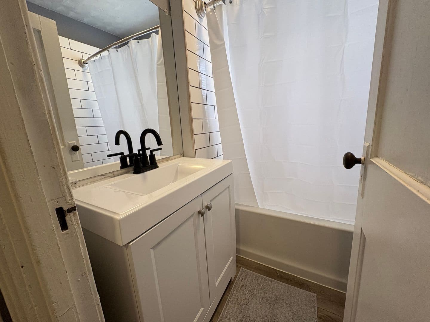 Lincoln Apartment: 648 S 12th Street
