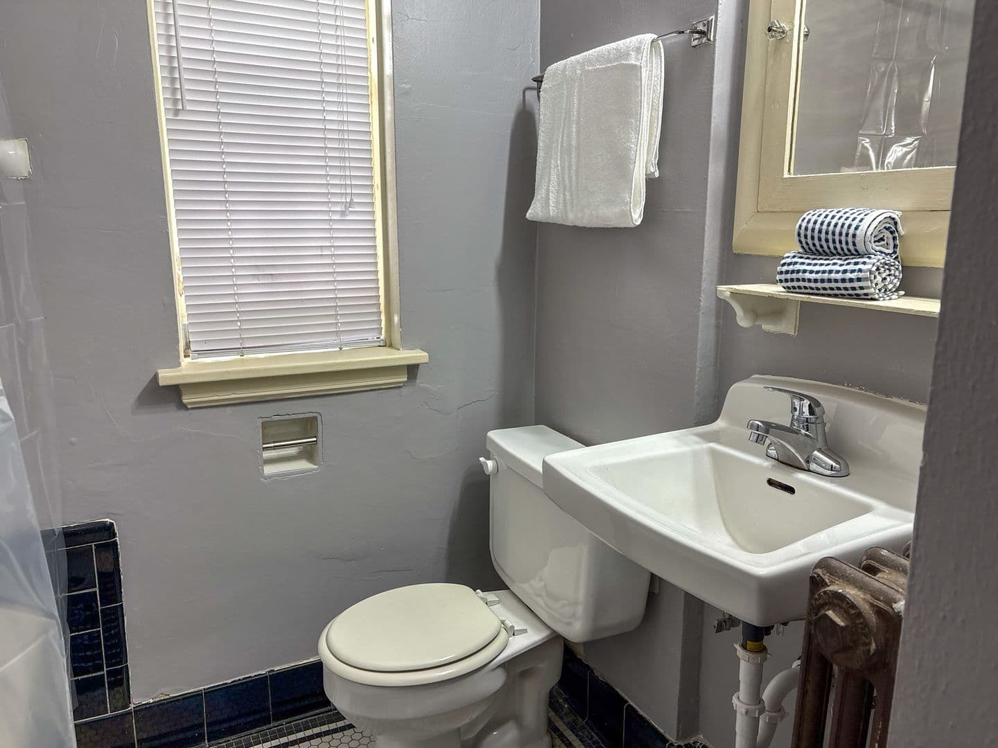 Lincoln Apartment: 1234 K St