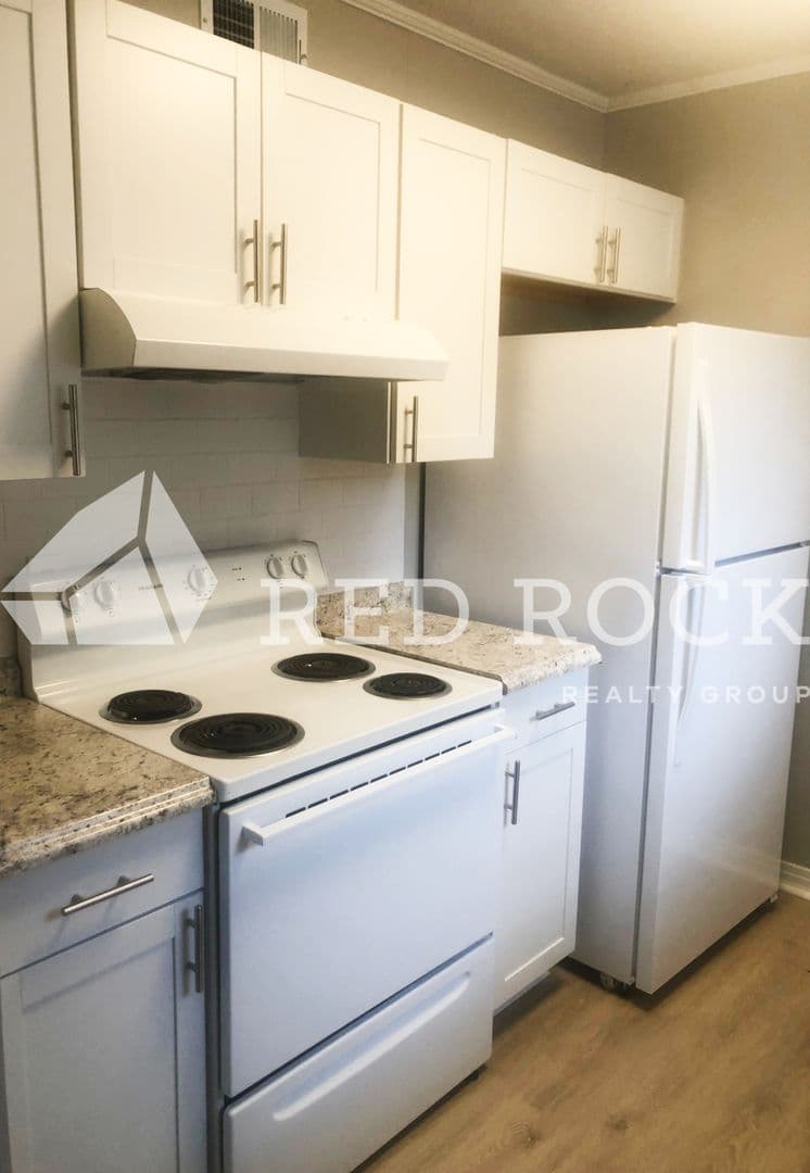 Columbus Apartment: 102 Newbell Rd