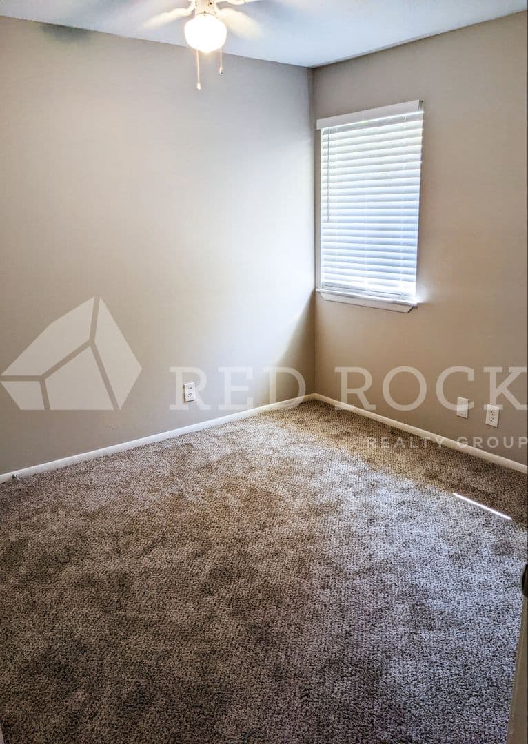 Columbus Apartment: 300 Holly Hills Rd