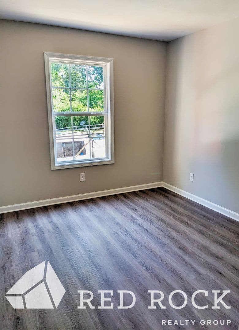 Columbus Apartment: 1127 6th St N
