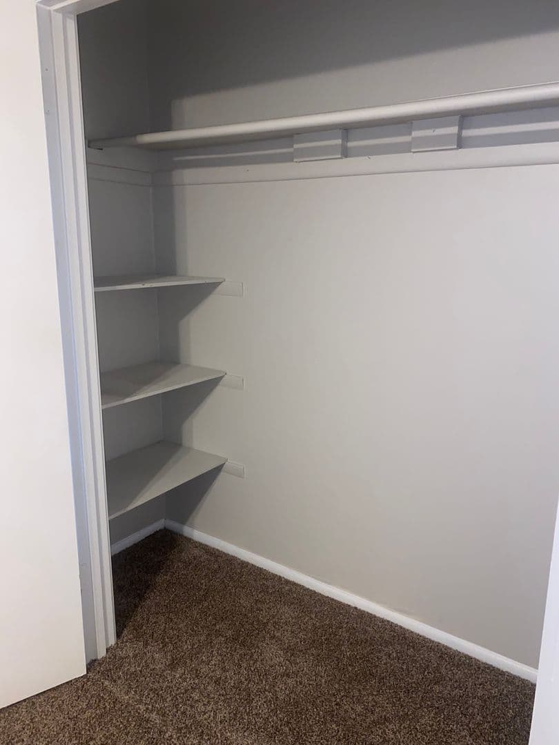 Columbus Apartment: 300 Holly Hills Rd