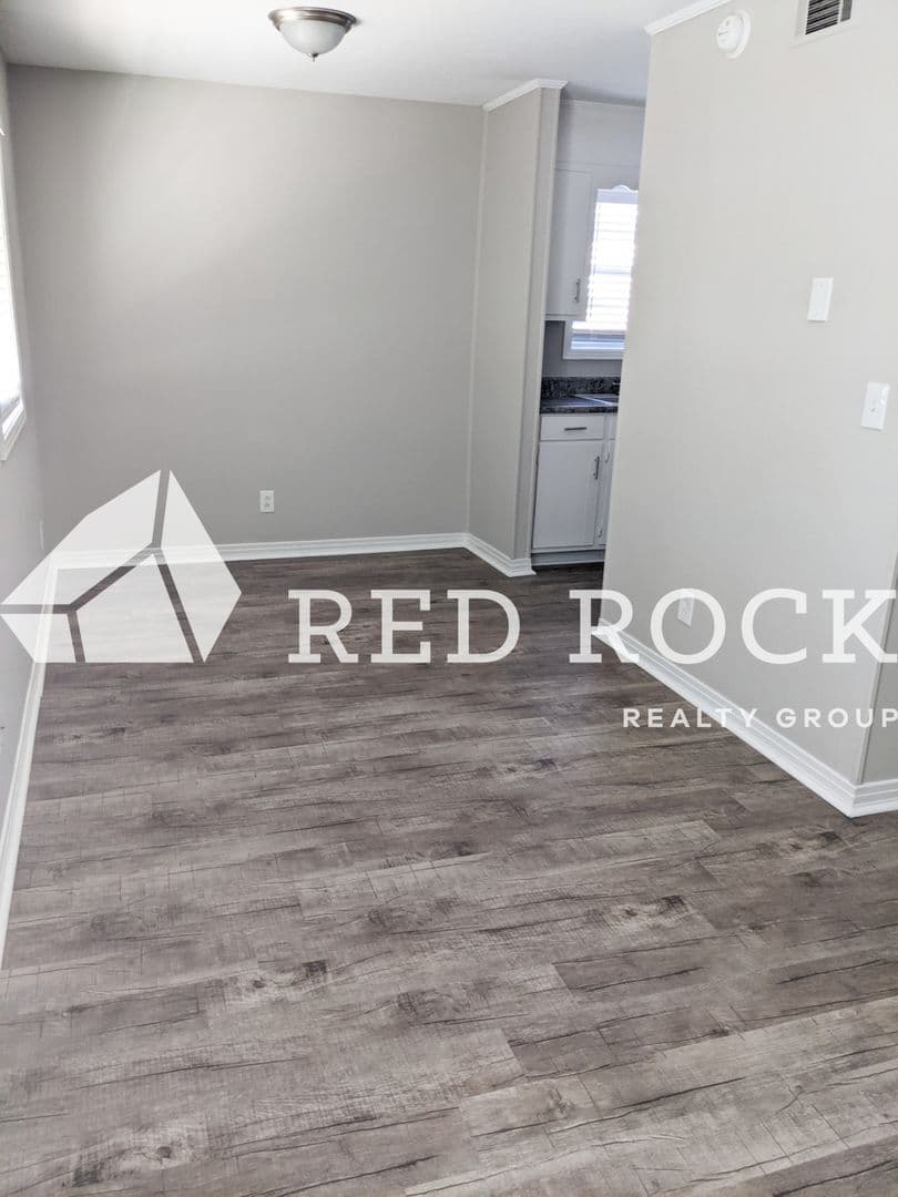Columbus Apartment: 102 Newbell Rd