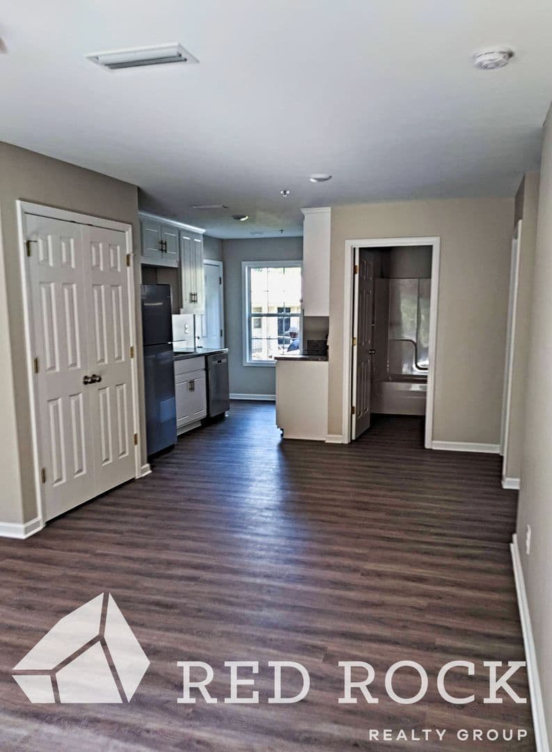Columbus Apartment: 1127 6th St N