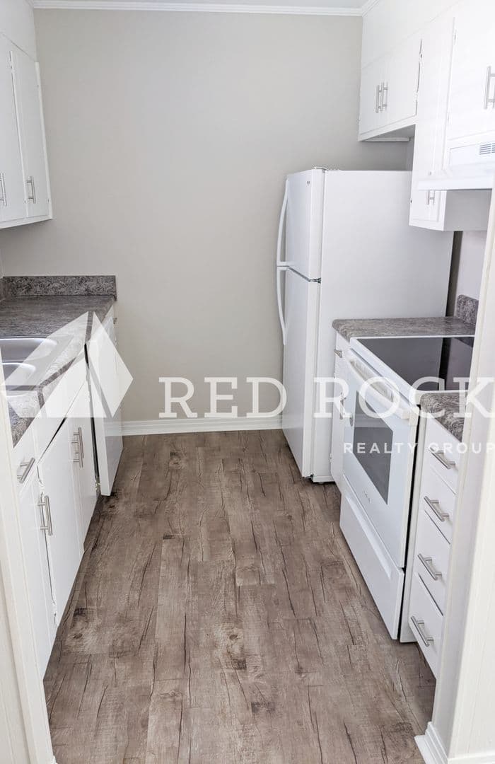 Columbus Apartment: 102 Newbell Rd
