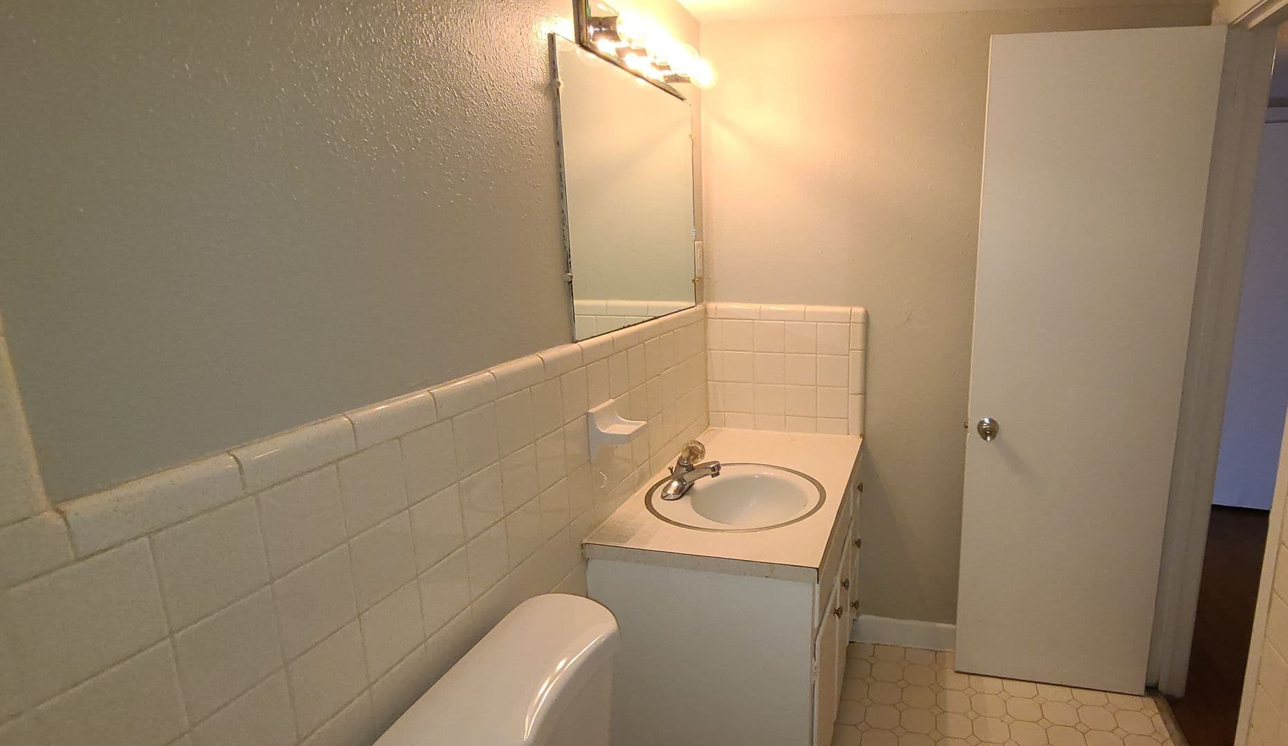Birmingham Apartment: 2217-2249 Green Springs Hwy South