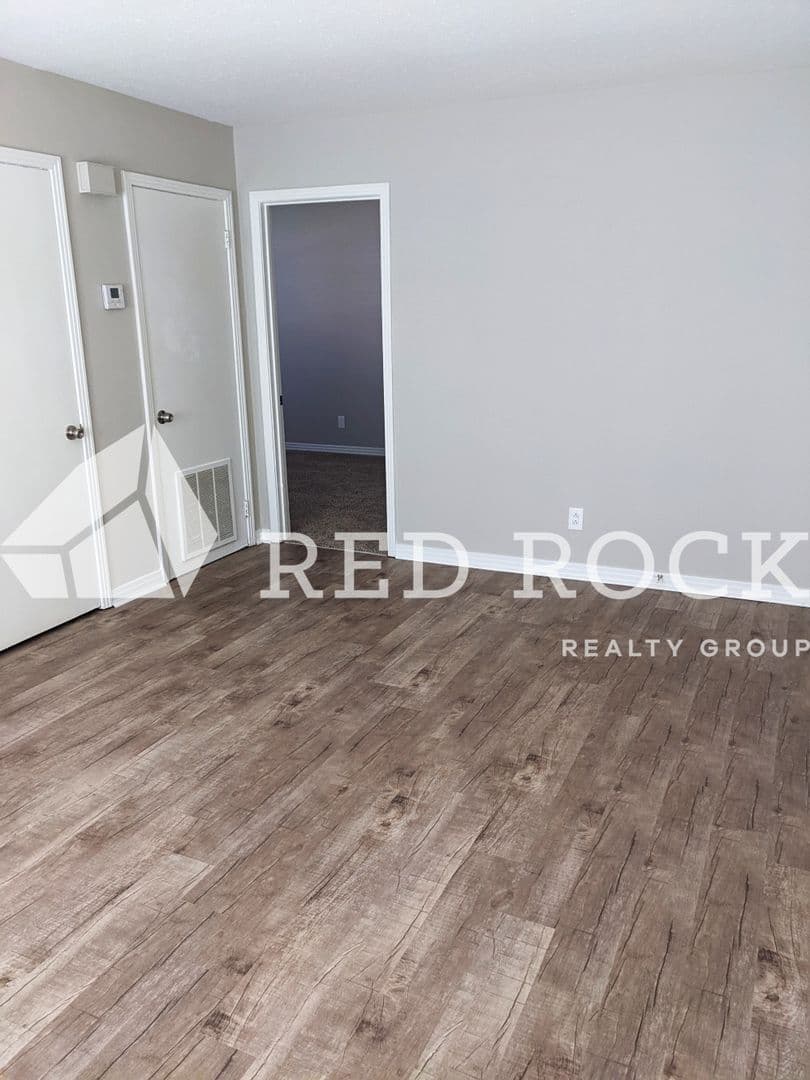 Columbus Apartment: 102 Newbell Rd