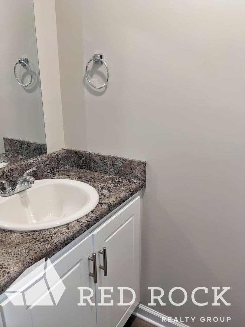 Columbus Apartment: 1127 6th St N