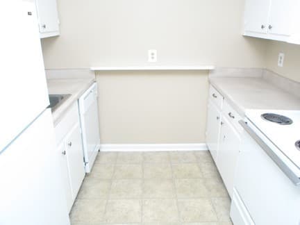 Vestavia Hills Apartment: 1716 Vestawood Court